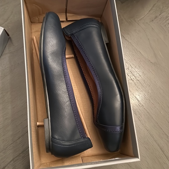 Vionic Caroll Leather Ballet Flats WIDE - Picture 5 of 13